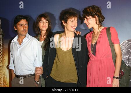Yvan Attal et sa femme Charlotte Gainsbourg, Jane Birkin et Lou Doillon arrivent à la première de 'Spiderman 3' qui s'est tenue au théâtre du Grand Rex à Paris, en France, le 28 avril 2007. Photo de Khayat-Nebinger/ABACAPRESS.COM Banque D'Images