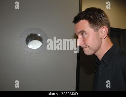 Olivier Besancenot assiste à la diffusion du soir de l'élection de la télévision française pour le deuxième tour de la course présidentielle française, à Paris, le 6 mai 2007. Photo de Nicolas Khayat/ABACAPRESS.COM Banque D'Images