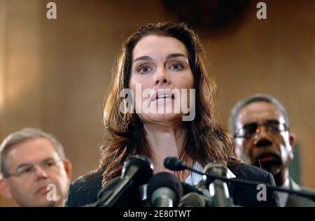 L'actrice Brooke Shields tient une conférence de presse sur Capitol Hil, afin de soutenir la loi « Mothers Act », la législation pour un nouvel investissement fédéral dans l'éducation à la dépression post-partum, et les programmes de détection et de traitement pour les nouvelles mères à Washington DC, Etats-Unis, le 11 2007 mai. Photo par Olivier Douliery/ABACAPRESS.COM Banque D'Images