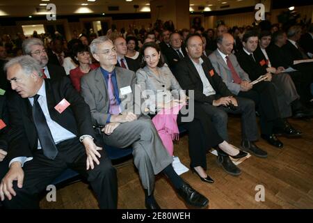 Dominique Strauss-Kahn, Jean-Louis Bianco, Ségolène Royal, Laurent Fabius sont aux premières loges du Conseil national du Parti socialiste, tenu à la salle "Mutualite" à Paris, France, le 12 mai 2007. Photo de Mousse/ABACAPRESS.COM Banque D'Images