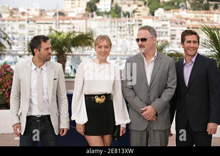 Mark Ruffalo, Chloe Sevigny, David Fincher et Jake Gyllenhaal posent pour les médias lors d'un phocall pour 'Zodiac' lors du 60ème Festival International du film à Cannes, France, le 17 mai 2007. Photo de Hahn-Nebinger-Orban/ABACAPRESS.COM Banque D'Images