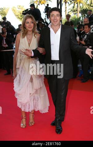 Patrick Bruel et sa femme Amanda Sthers arrivent au Palais des Festivals pour la projection du film de Christophe Honoré "les chansons d'Amour" présenté en compétition au 60ème Festival International du film à Cannes, France, le 18 mai 2007. Photo de Hahn-Nebinger-Orban/ABACAPRESS.COM Banque D'Images