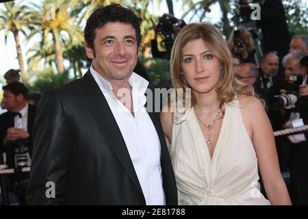 Patrick Bruel et sa femme Amanda Sthers arrivent au Palais des Festivals pour la projection du film de Christophe Honoré "les chansons d'Amour" présenté en compétition au 60ème Festival International du film à Cannes, France, le 18 mai 2007. Photo de Hahn-Nebinger-Orban/ABACAPRESS.COM Banque D'Images
