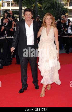 Patrick Bruel et sa femme Amanda Sthers arrivent au Palais des Festivals pour la projection du film de Christophe Honoré "les chansons d'Amour" présenté en compétition au 60ème Festival International du film à Cannes, France, le 18 mai 2007. Photo de Hahn-Nebinger-Orban/ABACAPRESS.COM Banque D'Images