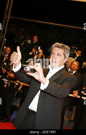 Le réalisateur et acteur français Alain Chabat arrive au Palais des Festivals pour la projection du film du réalisateur américain Michael Moore 'SiMKO' présenté hors compétition au 60ème Festival International du film de Cannes, France, le 19 mai 2007. Photo de Hahn-Nebinger-Orban/ABACAPRESS.COM Banque D'Images