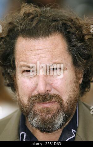 LE réalisateur AMÉRICAIN Julian Schnabel assiste à un photocall faisant la promotion du film « le Scapandre et le papillon » (la cloche de plongée et le papillon) au Palais des Festivals lors du 60ème Festival International du film à Cannes, France, le 22 mai 2007. Photo de Hahn-Nebinger-Orban/ABACAPRESS.COM Banque D'Images