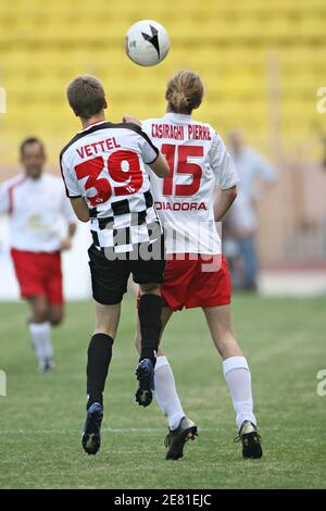 Le plus jeune fils de la princesse Caroline, Pierre Casiraghi, montre son talent avec une balle lors du match de football de Formule 1, qui s'est tenu au stade Louis II de Monaco, le 22 mai 2007. Photo de Hahn-Nebinger-Orban/ABACAPRESS.COM Banque D'Images