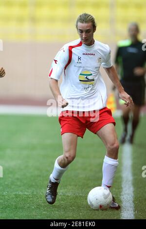 Le plus jeune fils de la princesse Caroline, Pierre Casiraghi, montre son talent avec une balle lors du match de football de Formule 1, qui s'est tenu au stade Louis II de Monaco, le 22 mai 2007. Photo de Hahn-Nebinger-Orban/ABACAPRESS.COM Banque D'Images