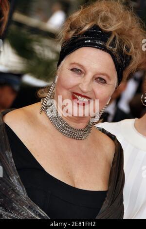 L'actrice allemande Hanna Schygulla marche le tapis rouge du Palais des Festivals à Cannes, France, le 23 mai 2007, pour la projection de gala du film de l'autre Cote du réalisateur allemand Fatih Akin (Auf Der anderen Seite) présenté en compétition au 60ème Festival International du film de Cannes. Le film parle d'un turc qui se rend à Istanbul pour trouver la fille de l'ancienne petite amie de son père. Photo de Hahn-Nebinger-Orban/ABACAPRESS.COM Banque D'Images