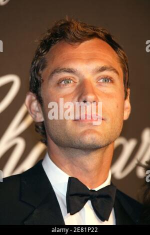 L'acteur britannique Jude Law arrive au Chopard Trophée au Rosarie Club de Cannes, France, le 25 mai 2007, pendant le 60ème Festival International du film de Cannes. Photo de Hahn-Nebinger-Orban/ABACAPRESS.COM Banque D'Images