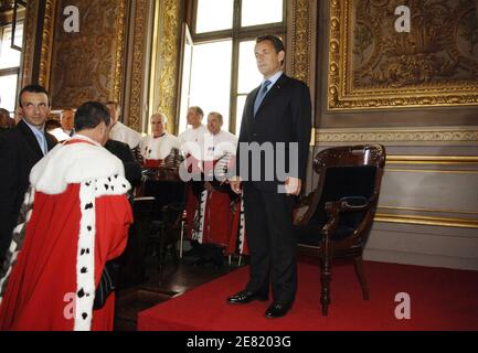 Le président français Nicolas Sarkozy assiste à une cérémonie le 30 mai 2007 à Paris, en France, au cours de laquelle Vincent Lamanda, le nouveau premier président de la Cour de cassation, a officiellement pris ses fonctions au palais de justice de Paris. Photo de Witt/Pool/ABACAPRESS.COM Banque D'Images