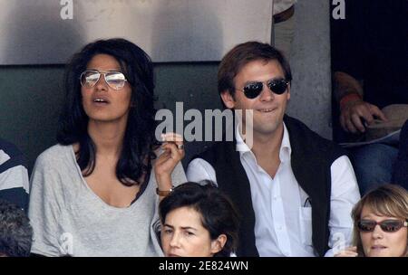 Laurent Romejko, présentateur de télévision française, et sa petite amie assistent à l'ouverture française de Roland Garros à Paris, France, le 2 juin 2007. Photo par ABACAPRESS.COM Banque D'Images