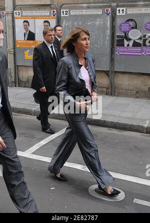 La nouvelle ministre de la Culture Christine Albanel assiste à la messe funéraire de l'acteur français Jean-Claude Brialy qui a eu lieu à l'église Saint-Louis à Paris, en France, le 4 juin 2007. Photo par ABACAPRESS.COM Banque D'Images