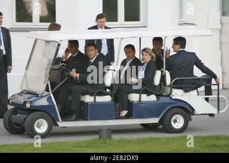 Le président Nicolas Sarkozy, qui se rendit au quai du Kempinski Grand Hotel à Heiligendamm, dans le nord-est de l'Allemagne, à la suite d'une session de travail du Sommet du G8 en Allemagne, le 7 juin 2007. Photo de Ludovic/pool/ABACAPRESS.COM Banque D'Images