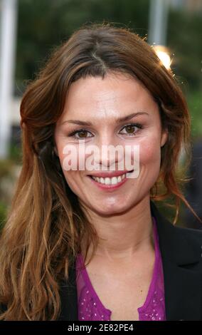 L'actrice française Toinette Laquiere de l'émission télévisée française Mystere pose pour des photos au forum Grimaldi lors du 47e Festival de télévision de Monte-Carlo à Monaco, le 13 juin 2007. Photo de Denis Guignebourg/ABACAPRESS.COM Banque D'Images