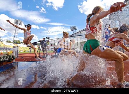 Atmosphère pendant la course à pied de 3000 mètres pour femmes à la coupe d'Europe Spar en athlétisme, à Munich, en Allemagne, le 23 juin 2007. Photo de Christophe Guibbbaud/Cameleon/ABACAPRESS.COM Banque D'Images