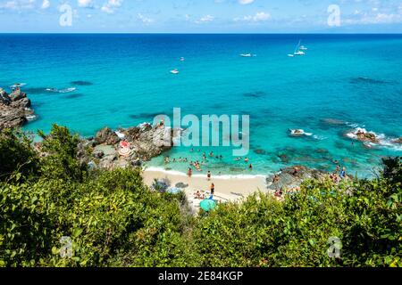 Vue aérienne de la plage de Zambrone "Paradiso del Sub", une des plus belles plages de la région de Calabre, Italie Banque D'Images