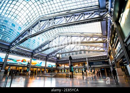 New York City, New York - 23 janvier 2021 : vue intérieure du nouveau Moyinhan train Hall à Penn Station à Manhattan. Banque D'Images