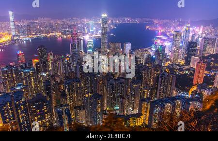 Vue depuis Victoria Peak, Hong Kong, Chine, au coucher du soleil Banque D'Images