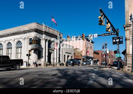 Wilmington, Ohio/USA-5 janvier 2019 : bâtiments dans le quartier historique du centre-ville de Wilmington, Ohio, par une belle journée d'hiver. Banque D'Images