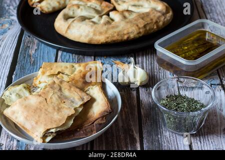 Pizza avec anchois. Plat paysan traditionnel. Banque D'Images