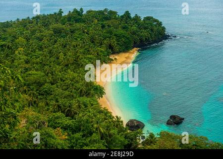 Vue sur la plage de bananes, la réserve de biosphère de l'UNESCO, principe, Sao Tomé-et-principe et l'océan Atlantique Banque D'Images