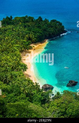 Vue sur la plage de bananes, la réserve de biosphère de l'UNESCO, principe, Sao Tomé-et-principe et l'océan Atlantique Banque D'Images