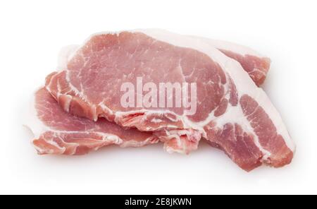 La viande de porc cru isolé sur fond blanc avec clipping path Banque D'Images
