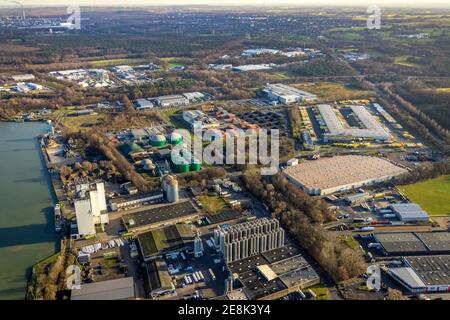 Vue aérienne du parc industriel est Dorsten-Marl avec le La tour de silo d'Agravis Kraftfutterwerk et l'usine de biogaz Dorsten et Le fret DHL cent Banque D'Images