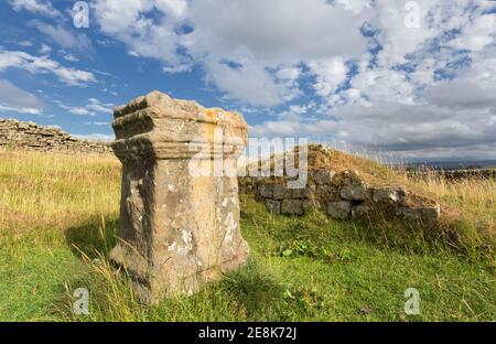 L'alter romain à Aesica - fort romain de Great Chesters, mur d'Hadrien, Northumberland, Royaume-Uni Banque D'Images