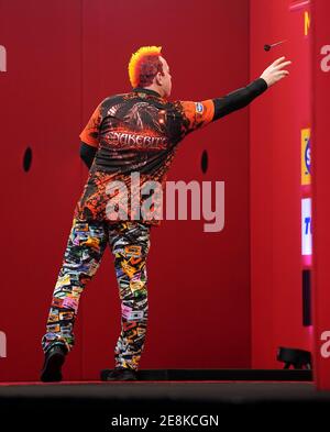 Peter Wright au cours de la troisième journée du tournoi Ladbrokes Masters 2021 à la Marshall Arena, Milton Keynes. Date de la photo: Dimanche 31 janvier 2021. Banque D'Images