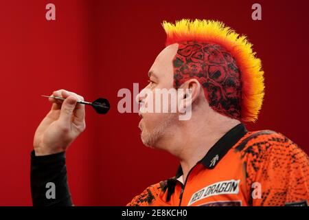 Peter Wright au cours de la troisième journée du tournoi Ladbrokes Masters 2021 à la Marshall Arena, Milton Keynes. Date de la photo: Dimanche 31 janvier 2021. Banque D'Images