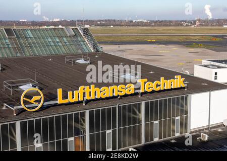 Lufthansa Technik à l'aéroport international de Düsseldorf Banque D'Images