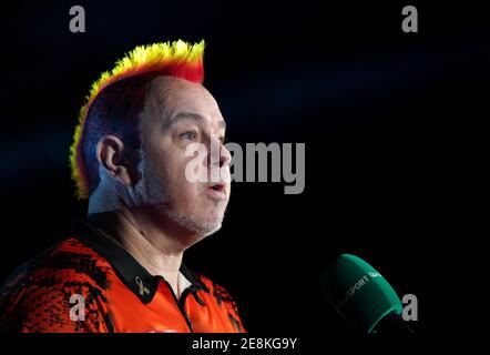 Peter Wright au cours de la troisième journée du tournoi Ladbrokes Masters 2021 à la Marshall Arena, Milton Keynes. Date de la photo: Dimanche 31 janvier 2021. Banque D'Images