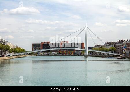 Le Havre, France - Pont piétonnier dans le centre du Havre. Le Havre, Normandie, France Banque D'Images