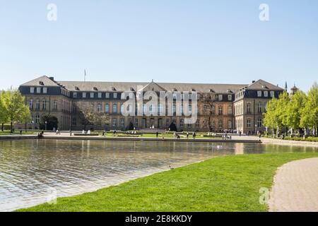 Allemagne, Stuttgart: Schlossplatz (place du château): Schlossplatz est la plus grande place du centre-ville de Stuttgart Banque D'Images