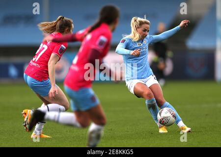 Alex Greenwood (à droite) de Manchester City contrôle le ballon lors du match de la Super League des femmes de la FA au Manchester City Academy Stadium, à Manchester. Date de la photo: Dimanche 31 janvier 2021. Banque D'Images