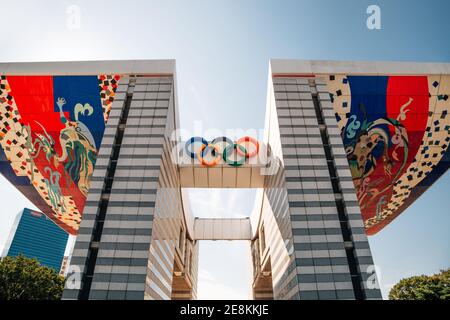 Séoul, Corée - 6 octobre 2020 : Parc olympique porte mondiale de la paix Banque D'Images