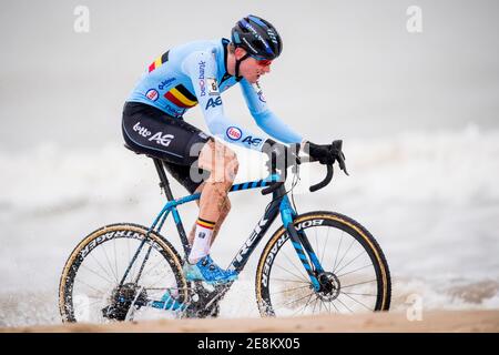 Toon Aerts belges photographiés en action pendant la course d'élite masculine aux Championnats du monde de Cyclocross de l'UCI, à Ostende, Belgique, dimanche 31 janvier 2 Banque D'Images