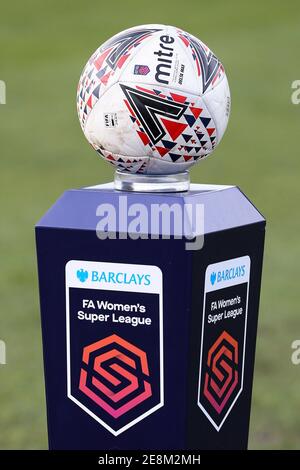 Liverpool, Royaume-Uni. 31 janvier 2021. Le match-ball sur le socle de la Super League pour femmes Barclays FA. Barclays Women's super League match, Everton Women contre Manchester Utd Women au Walton Hall Park à Liverpool le dimanche 31 janvier 2021. Cette image ne peut être utilisée qu'à des fins éditoriales. Utilisation éditoriale uniquement, licence requise pour une utilisation commerciale. Aucune utilisation dans les Paris, les jeux ou les publications d'un seul club/ligue/joueur.pic par Chris Stading/Andrew Orchard sports Photography/Alamy Live News crédit: Andrew Orchard sports Photography/Alamy Live News Banque D'Images