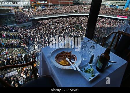 STOCKHOLM, SUÈDE- 9 AVRIL 2017: Manifestation sur Sergels torg à Stockholm, deux jours après l'attaque terroriste sur Drottninggatan. Banque D'Images