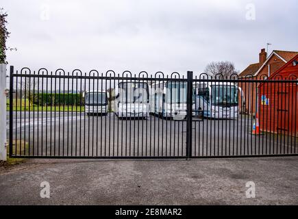 Norwich, Norfolk, Royaume-Uni – janvier 31 2021. Une photo d'illustration des entraîneurs de Smiths garés dans un parc d'autocars Banque D'Images