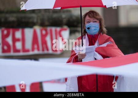 Rome, 31 janvier 2021. Aujourd'hui, des citoyens du Bélarus et des membres de l'Association du peuple bélarussien en Italie 'Supolka' ont organisé une manifestation sur la Piazza dell'Esquilino en soutien et solidarité avec les manifestants du Bélarus, pour les 220 activistes détenus en prison et contre la répression du régime du président Alexandre Loukachenko. Crédit : LSF photo/Alamy Live News Banque D'Images