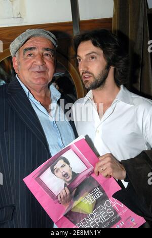 L'acteur français Frederic Diefenthal et Jean-Louis Foulquier assistent à la 2e édition des 'scènes en série' qui s'est tenue à l'Apollo restaurant de Paris, France, le 2 juillet 2007. Photo de Helder Januario/ABACAPRESS.COM Banque D'Images
