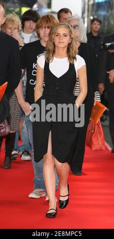 Les acteurs britanniques Rupert Grint et Emma Watson arrivent pour un photocall pour le film "Harry Potter et l'ordre du Phoenix" qui s'est tenu à la gare de Bercy à Paris, France, le 4 juillet 2007. Photo de Denis Guignebourg/ABACAPRESS.COM Banque D'Images