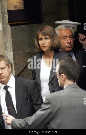 La ministre de la Culture Christine Albanel assiste à la messe funéraire de Claude Pompidou, qui s'est tenue à l'église Saint-Louis-en-l'Ile à Paris, en France, le 6 juillet 2007. Photo de Thierry Orban/ABACAPRESS.COM Banque D'Images