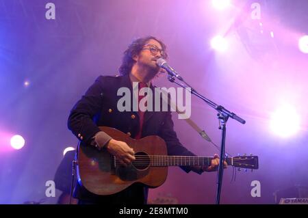 Sean Lennon, fils de John Lennon et Yoko Ono, se produit en direct sur scène pendant la deuxième journée du festival annuel de musique caritatif et caritatif « Solidays », qui s'est tenu sur le circuit de Longchamp à Paris, en France, le 7 juillet 2007. Photo de Khayat-Moreau/ABACAPRESS.COM Banque D'Images