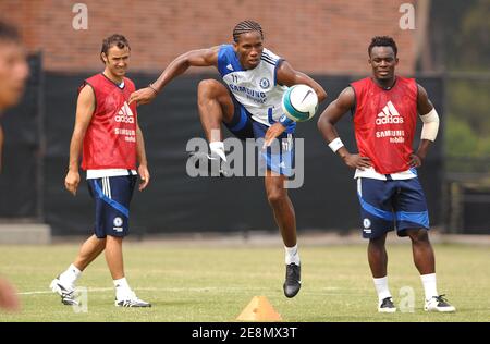 Didier Drogba en action lors de la première session d'entraînement du Chelsea football Club à UCLA, Los Angeles, CA, Etats-Unis, le 10 juillet 2007. Photo de Lionel Hahn/Cameleon/ABACAPRESS.COM Banque D'Images