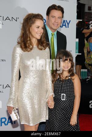 John Travolta avec Kelly Preston et leur fille assistent à la première de New Line Hairspray au Mann Village Theatre de Westwood, Los Angeles, CA, USA, le 11 juillet 2007. Photo de Lionel Hahn/ABACAPRESS.COM Banque D'Images