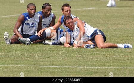 Didier Drogba, John Terry et Frank Lampard en action lors de la première session d'entraînement du Chelsea football Club à UCLA, Los Angeles, CA, USA, le 10 juillet 2007. Photo de Lionel Hahn/Cameleon/ABACAPRESS.COM Banque D'Images